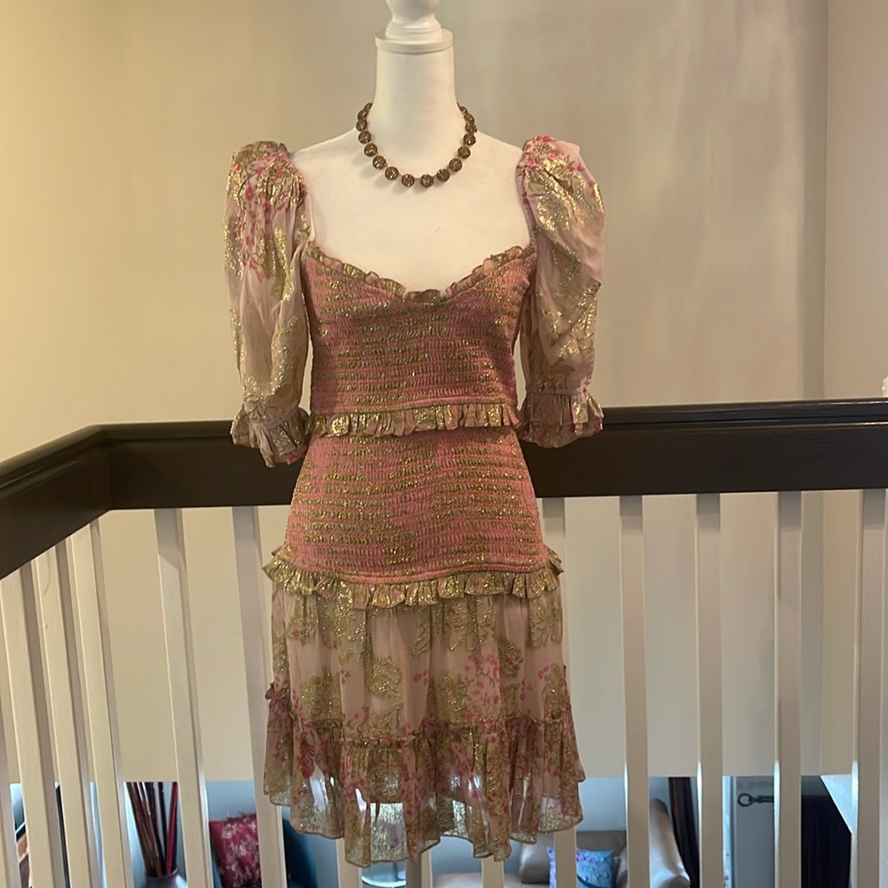 Beautiful Brand New Hemant & Nandita light pink & gold shimmer dress Size Small